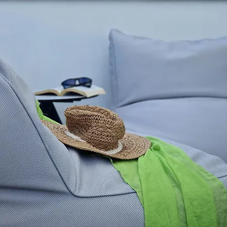 Sea Front Luxury Apartament *