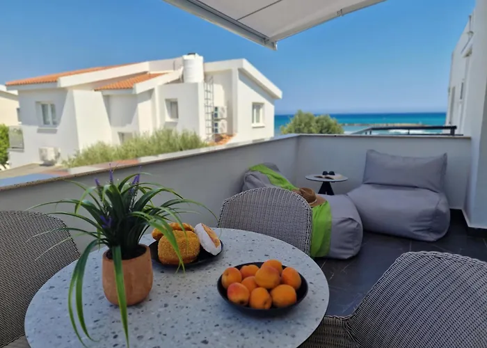 Апартаменти Sea Front Luxury